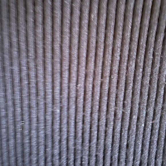 Sleeveless black and white top in XL - Picture 5 of 5